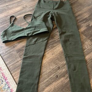 Aritzia TNA Workout Set